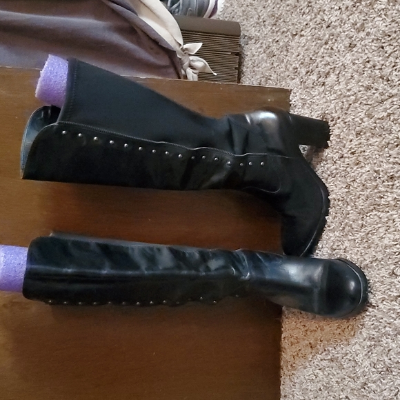 Black Boots - Picture 4 of 4